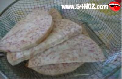 荔浦<a href=/shicai/shucai/YuTou/index.html target=_blank><u>芋头</u></a>的做法4