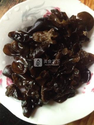 <a href=/shicai/shucai/MuEr/index.html target=_blank><u>木耳</u></a>酱肉