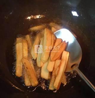 香辣干锅<a href=/shicai/rouqin/TuTou/index.html target=_blank><u>兔头</u></a>