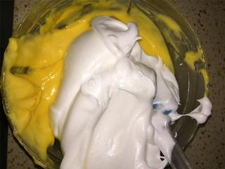 <a href=/shicai/guopin/CaoMei/index.html target=_blank><u>草莓</u></a>夏洛特