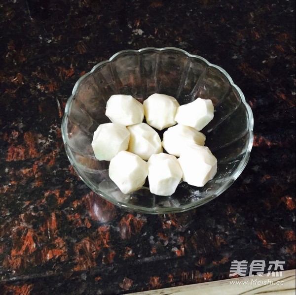 <a href=/shicai/shucai/GongCai/index.html target=_blank><u>贡菜</u></a>鱼蛋的做法