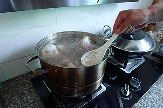 陕西<a href=/shicai/rouqin/YangRou/index.html target=_blank><u>羊肉</u></a>泡馍