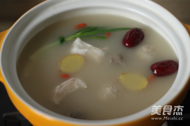 猪骨浓汤丸子火锅的做法