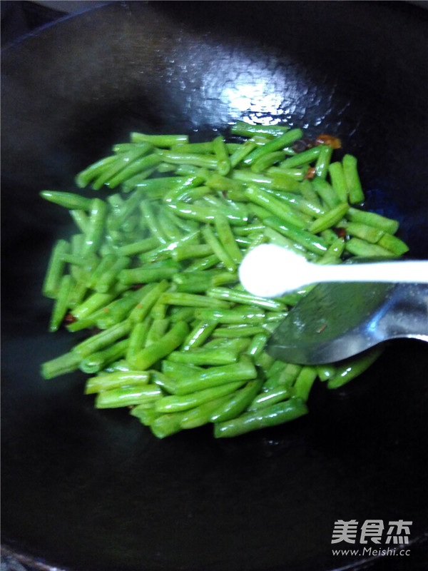 家常<a href=/shicai/shucai/SiJiDou/index.html target=_blank><u>四季豆</u></a>的做法