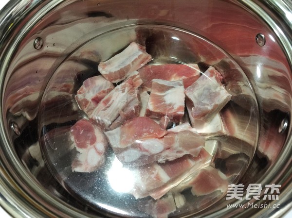 #苏泊尔#红烧<a href=/shicai/rouqin/PaiGu/index.html target=_blank><u>排骨</u></a>的做法