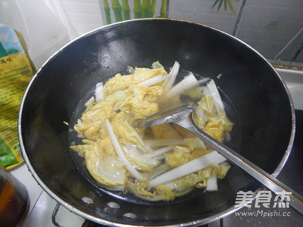 <a href=/shicai/shucai/BaiCai/index.html target=_blank><u>白菜</u></a><a href=/shicai/mimian/FuZhu/index.html target=_blank><u>腐竹</u></a><a href=/shicai/mimian/NianGao/index.html target=_blank><u>年糕</u></a>的做法