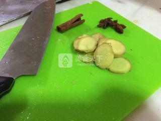 小鸡伴<a href=/shicai/mimian/YuMi/index.html target=_blank><u>玉米</u></a>