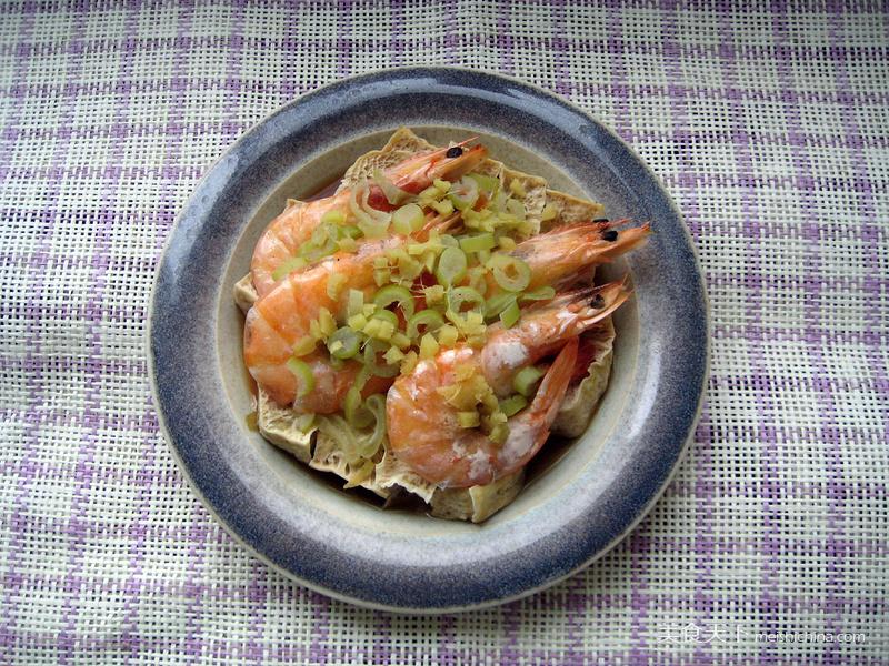 鲜虾蒸<a href=/shicai/mimian/DouFu/index.html target=_blank><u>豆腐</u></a>