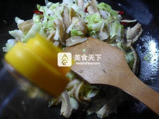 <a href=/shicai/rouqin/NiuDu/index.html target=_blank><u>牛肚</u></a>炒圆<a href=/shicai/shucai/BaiCai/index.html target=_blank><u>白菜</u></a>