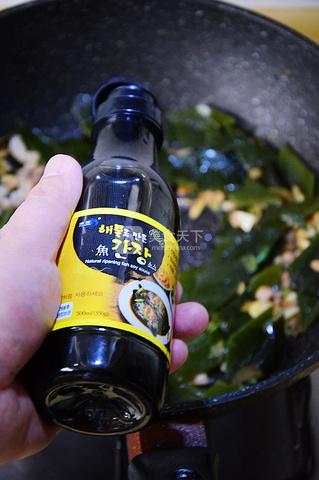 <a href=/shicai/shucai/TuDou/index.html target=_blank><u>土豆</u></a>烧<a href=/shicai/shuichanpin/HaiDai/index.html target=_blank><u>海带</u></a>