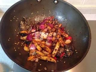 香辣干锅<a href=/shicai/rouqin/TuTou/index.html target=_blank><u>兔头</u></a>