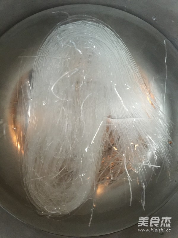 酸菜汆白肉的做法