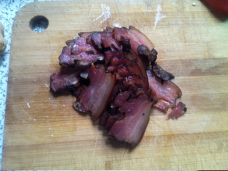 彩椒炒<a href=/shicai/rouqin/LaRou/index.html target=_blank><u>腊肉</u></a>