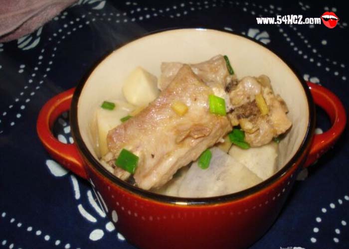 <a href=/shicai/shucai/YuTou/index.html target=_blank><u>芋头</u></a>蒸<a href=/shicai/rouqin/PaiGu/index.html target=_blank><u>排骨</u></a>