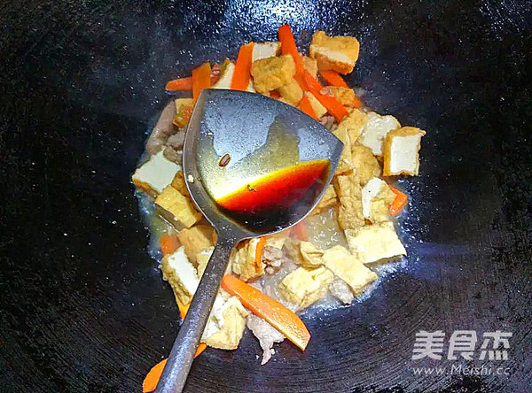 <a href=/shicai/shucai/XiQin/index.html target=_blank><u>西芹</u></a><a href=/shicai/shucai/HuLuoBo/index.html target=_blank><u>胡<a href=/shicai/shucai/LuoBo/index.html target=_blank><u>萝卜</u></a></u></a>焖<a href=/shicai/mimian/DouFu/index.html target=_blank><u>豆腐</u></a>的做法