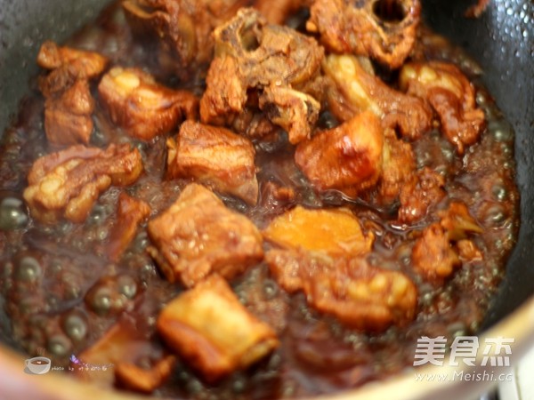 无油版红烧<a href=/shicai/rouqin/PaiGu/index.html target=_blank><u>排骨</u></a>的做法