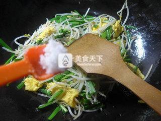 <a href=/shicai/shucai/JiuCai/index.html target=_blank><u>韭菜</u></a><a href=/shicai/rouqin/JiDan/index.html target=_blank><u>鸡蛋</u></a>炒<a href=/shicai/mimian/LvDou/index.html target=_blank><u>绿豆</u></a>芽