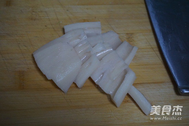 <a href=zt/hsszt target=_blank><u>红烧狮子头</u></a>的做法