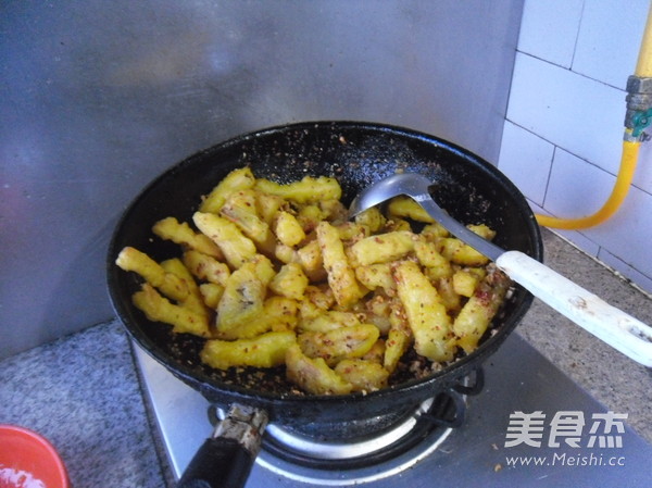 蒜香<a href=/shicai/guopin/Xing/index.html target=_blank><u>杏</u></a>鲍菇的做法