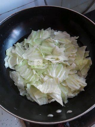 手撕包<a href=/shicai/shucai/BaiCai/index.html target=_blank><u>白菜</u></a>