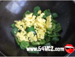 <a href=/shicai/shucai/QingJiao/index.html target=_blank><u>青椒</u></a>炒<a href=/shicai/rouqin/JiDan/index.html target=_blank><u>鸡蛋</u></a>7