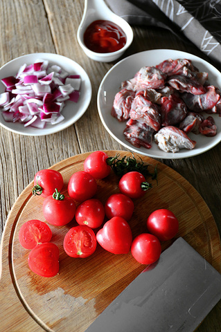 番茄<a href=/shicai/rouqin/NiuNan/index.html target=_blank><u>牛腩</u></a>煲