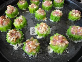 酿<a href=/shicai/shucai/KuGua/index.html target=_blank><u>苦瓜</u></a>