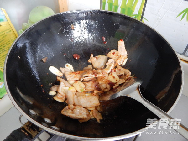 干锅<a href=/shicai/mimian/FuZhu/index.html target=_blank><u>腐竹</u></a>的做法