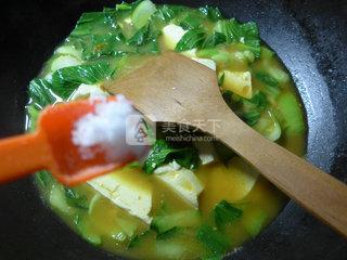 咖喱<a href=/shicai/shucai/QingCai/index.html target=_blank><u>青菜</u></a><a href=/shicai/mimian/DouFu/index.html target=_blank><u>豆腐</u></a>