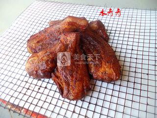 桔香<a href=/shicai/rouqin/LaRou/index.html target=_blank><u>腊肉</u></a>