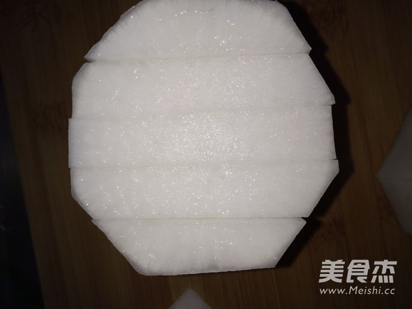 泡<a href=/shicai/shucai/LuoBo/index.html target=_blank><u>萝卜</u></a>(两吃)的做法