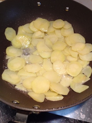 干锅<a href=/shicai/shucai/TuDou/index.html target=_blank><u>土豆</u></a>片