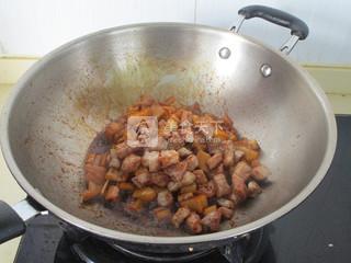 糖<a href=/shicai/diaoweipin/Cu/index.html target=_blank><u>醋</u></a>莲<a href=/shicai/shucai/Ou/index.html target=_blank><u>藕</u></a>肉丁