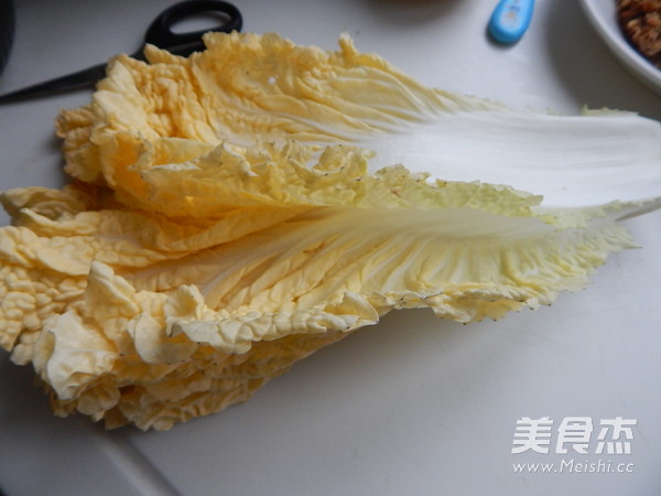 <a href=/shicai/shucai/BaiCai/index.html target=_blank><u>白菜</u></a><a href=/shicai/mimian/FuZhu/index.html target=_blank><u>腐竹</u></a><a href=/shicai/mimian/NianGao/index.html target=_blank><u>年糕</u></a>的做法