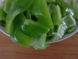 <a href=/shicai/shucai/QingJiao/index.html target=_blank><u>青椒</u></a><a href=/shicai/guopin/Xing/index.html target=_blank><u>杏</u></a>鲍菇