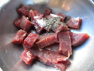 <a href=/shicai/shucai/BaiHe/index.html target=_blank><u>百合</u></a>菲力<a href=/shicai/rouqin/NiuPai/index.html target=_blank><u>牛排</u></a>