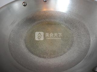 东北酱<a href=/shicai/shucai/QieZi/index.html target=_blank><u>茄子</u></a>