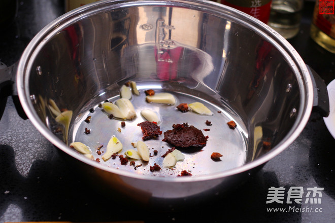 素版麻婆<a href=/shicai/mimian/DouFu/index.html target=_blank><u>豆腐</u></a>的做法