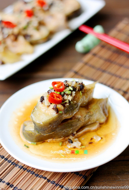 <a href=/shicai/diaoweipin/DouChi/index.html target=_blank><u>豆豉</u></a>蒸<a href=/shicai/shuichanpin/NianYu/index.html target=_blank><u>鲶鱼</u></a>