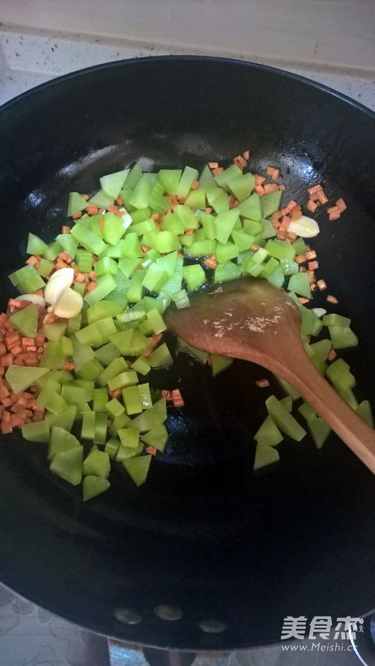 <a href=/shicai/shucai/WoSun/index.html target=_blank><u>莴笋</u></a><a href=/shicai/guopin/YaoGuo/index.html target=_blank><u>腰果</u></a><a href=/shicai/rouqin/NiuRou/index.html target=_blank><u>牛肉</u></a>丁的做法