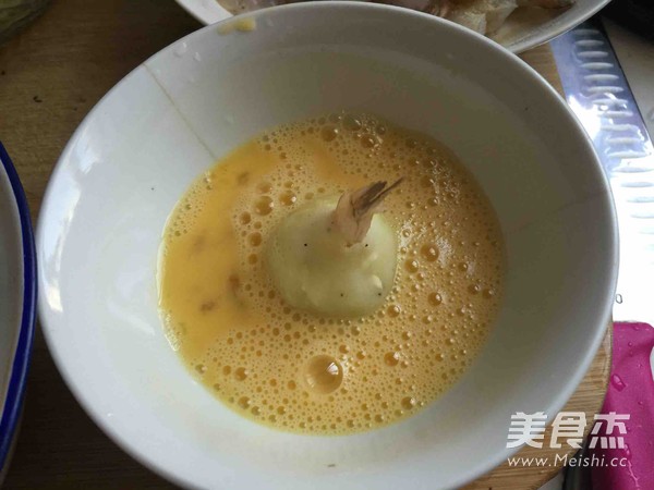 <a href=/shicai/shucai/TuDou/index.html target=_blank><u>土豆</u></a>泥<a href=/shicai/mimian/ZhiShi/index.html target=_blank><u>芝士</u></a>虾球的做法