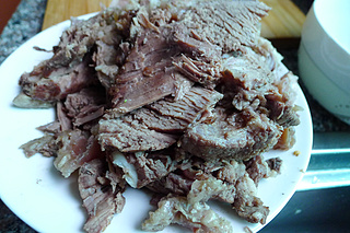 陕西<a href=/shicai/rouqin/YangRou/index.html target=_blank><u>羊肉</u></a>泡馍