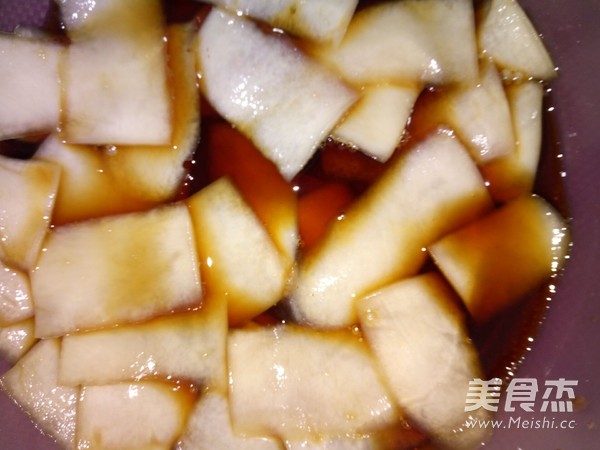 泡<a href=/shicai/shucai/LuoBo/index.html target=_blank><u>萝卜</u></a>(两吃)的做法