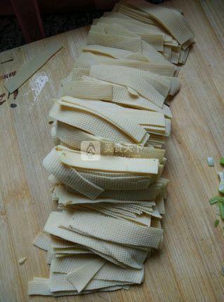 尖椒干<a href=/shicai/mimian/DouFu/index.html target=_blank><u>豆腐</u></a>