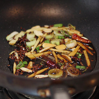 泡汁<a href=/shicai/shuichanpin/DaiYu/index.html target=_blank><u>带鱼</u></a>