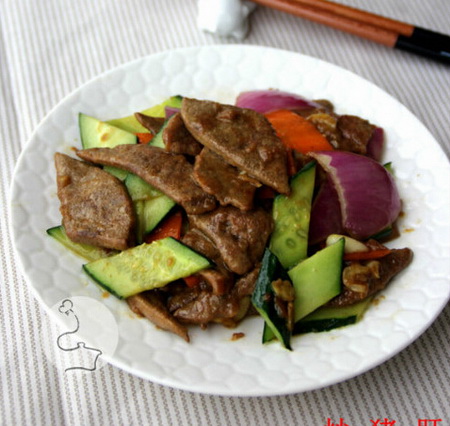 家常炒<a href=/shicai/rouqin/ZhuGan/index.html target=_blank><u>猪肝</u></a>步骤