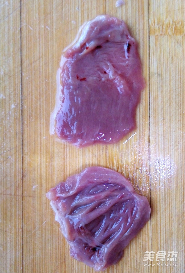 素炒<a href=/shicai/rouqin/JiXin/index.html target=_blank><u>鸡心</u></a>片的做法