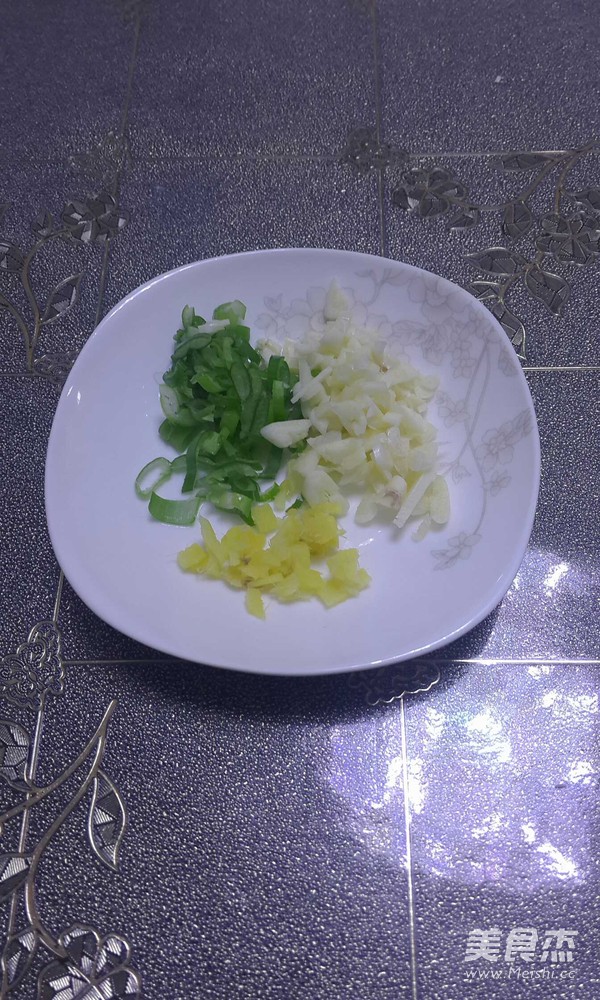 宫爆鸡丁的做法