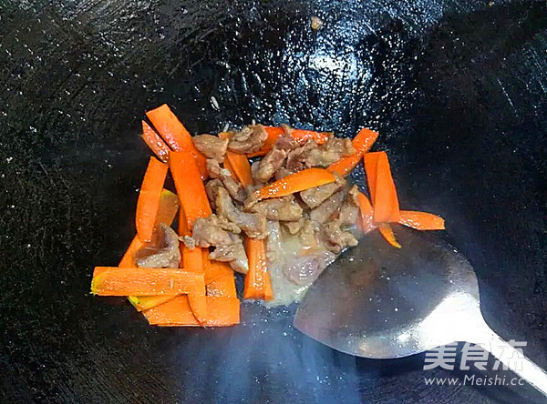 <a href=/shicai/shucai/XiQin/index.html target=_blank><u>西芹</u></a><a href=/shicai/shucai/HuLuoBo/index.html target=_blank><u>胡<a href=/shicai/shucai/LuoBo/index.html target=_blank><u>萝卜</u></a></u></a>焖<a href=/shicai/mimian/DouFu/index.html target=_blank><u>豆腐</u></a>的做法