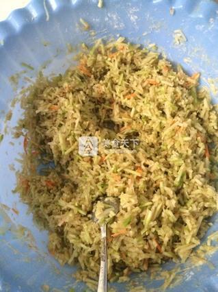 <a href=/shicai/shucai/LuoBo/index.html target=_blank><u>萝卜</u></a>丸子